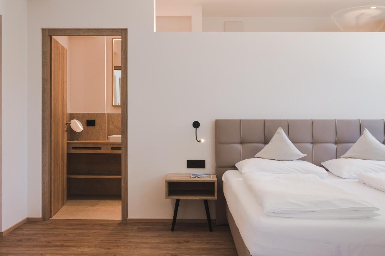 Hotel Mandelhof Аппиано-Сулла-Страда-дель-Вино Экстерьер фото
