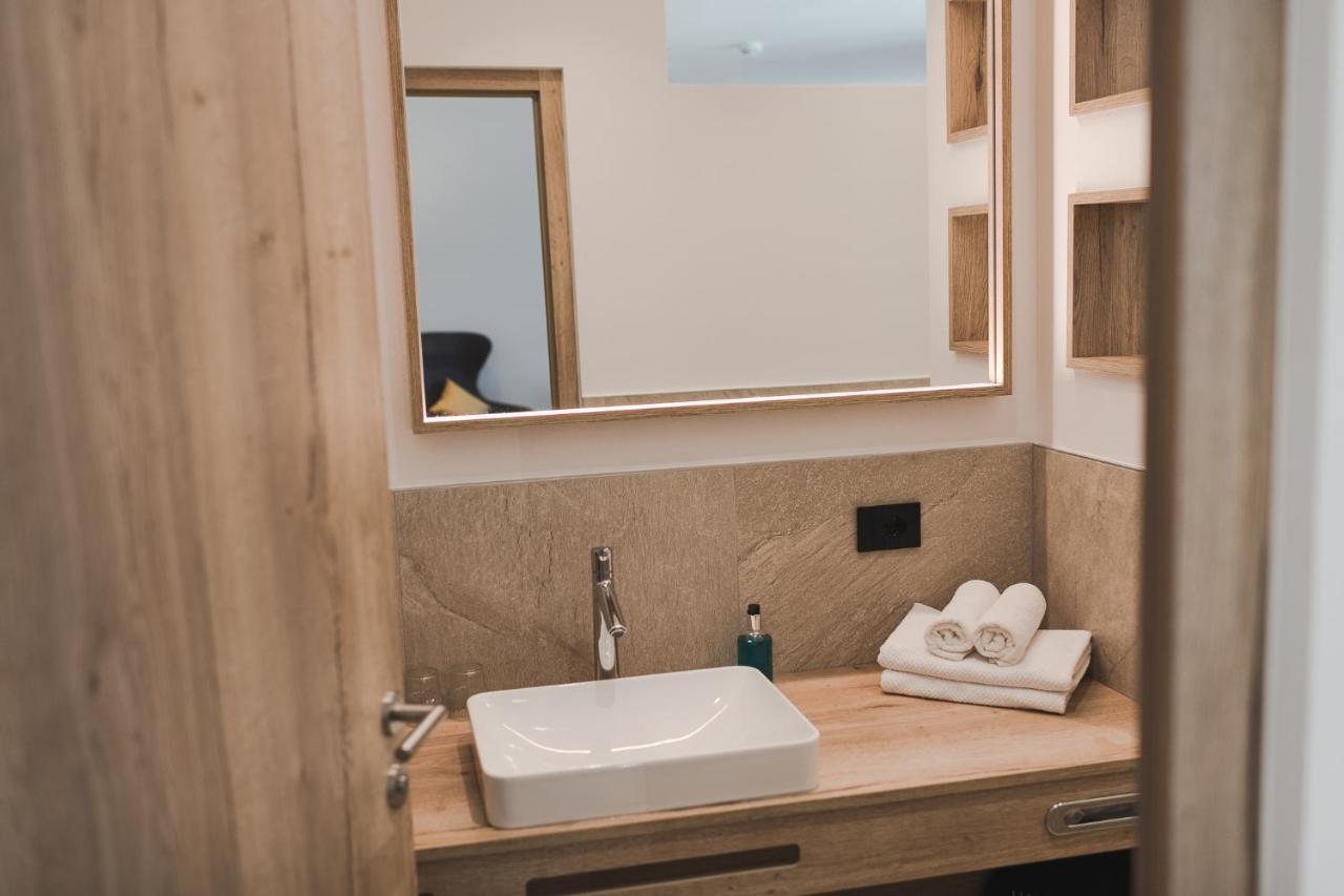 Hotel Mandelhof Аппиано-Сулла-Страда-дель-Вино Экстерьер фото