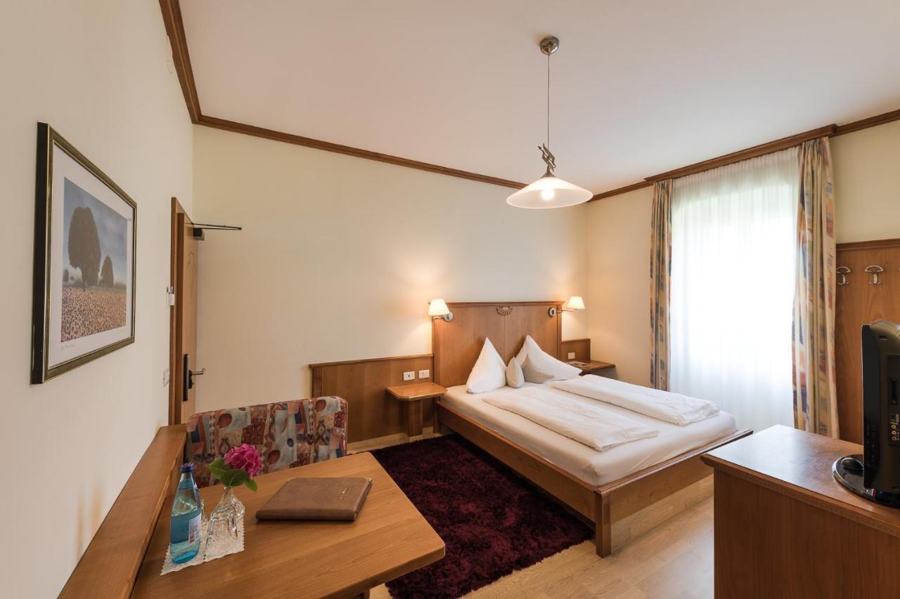 Hotel Mandelhof Аппиано-Сулла-Страда-дель-Вино Экстерьер фото