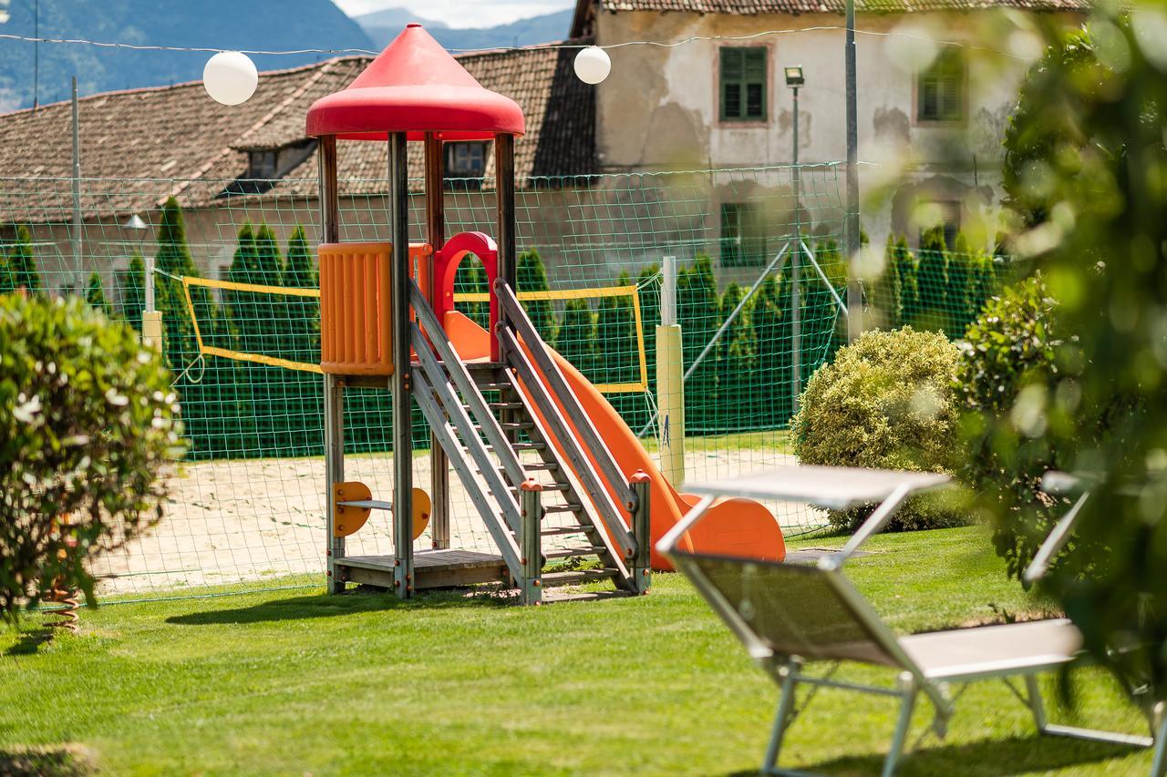 Hotel Mandelhof Аппиано-Сулла-Страда-дель-Вино Экстерьер фото