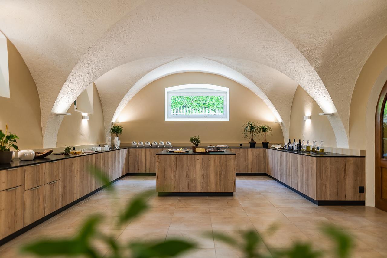 Hotel Mandelhof Аппиано-Сулла-Страда-дель-Вино Экстерьер фото